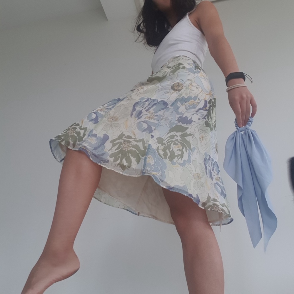Vintage 100% silk floral midi skirt
